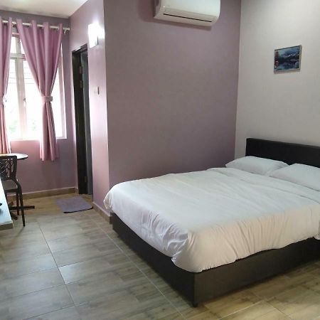 Teluk Panglima Garang Purple Dream Home מראה חיצוני תמונה